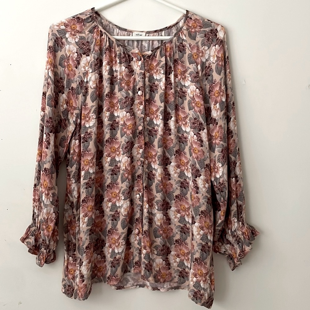 Aritzia Wilfred Sensibility floral blouse button up shirt. Size medium.